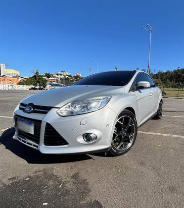 FORD FOCUS 2.0 TITANIUM PLUS 16V FLEX 4P POWERSHIFT FORD FOCUS 2.0 TITANIUM PLUS 16V FLEX 4P POWERSHIFT